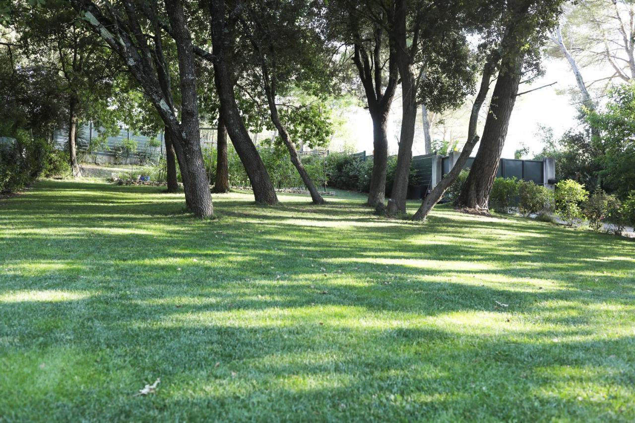 Maison Calme Et Verdure Saint-Cannat Luaran gambar
